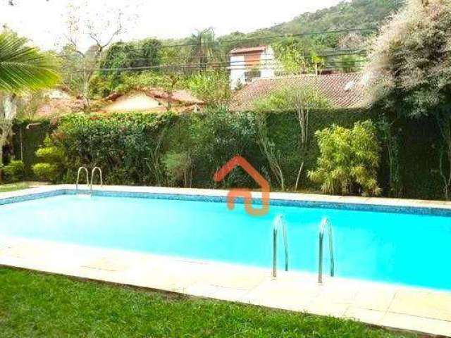 Casa de 1 quarto (suíte), piscina, amplo jardim e vaga de garagem, 195 m², por R$ 780.000 - Vila Progresso - Niterói/RJ