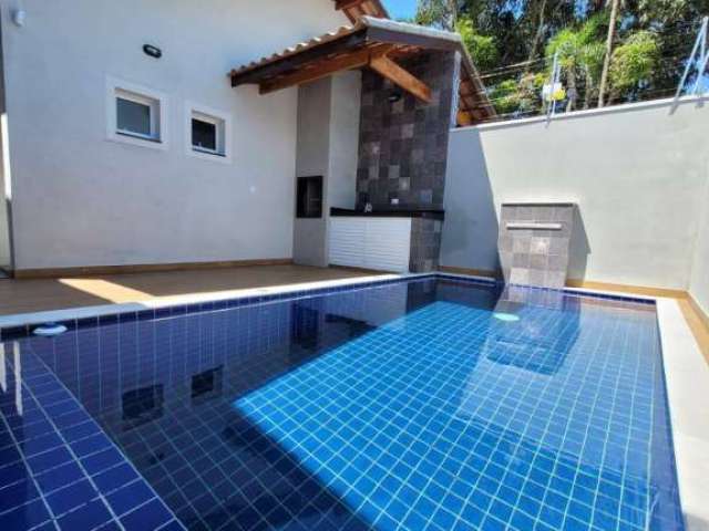 Casa nova em itanhaém com piscina e churrasqueira! 2 quartos 3 banheiros