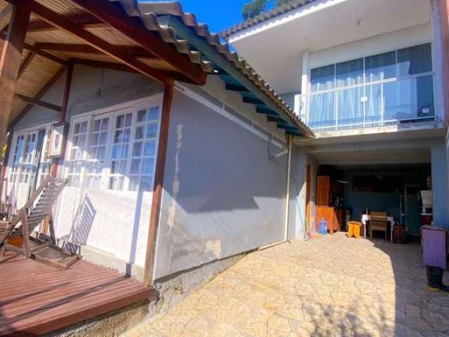 Casa Ampla com Vista Deslumbrante - Palhoça/SC - Praia de Fora