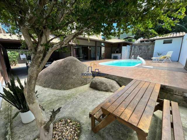 Casa Alto Padrão Com Piscina e Vista para o Mar - Praia de Fora em Palhoça/SC