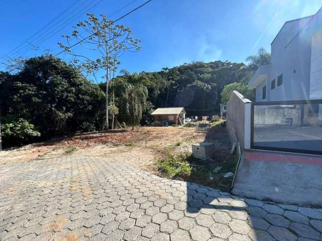 Ótimo Terreno com 342,51m² em São José/SC: PODE SER FINANCIADO!