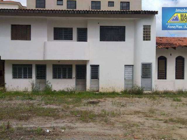 Casa residencial com salão comercial