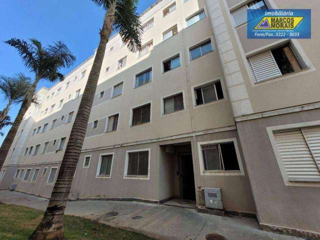 Apartamento térreo no Parque Sícilia