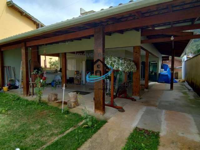 Casa para Venda em Ubatuba, Praia da Lagoinha, 3 dormitórios, 1 suíte, 4 banheiros, 4 vagas