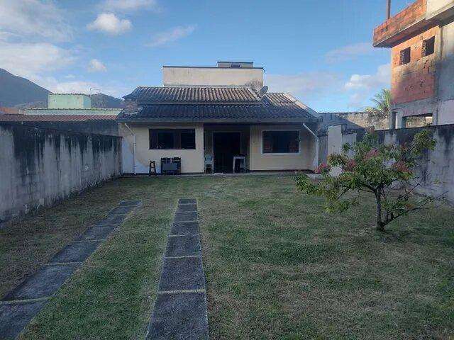 Casa para Venda em Caraguatatuba, Massaguaçu, 1 dormitório, 1 banheiro, 5 vagas