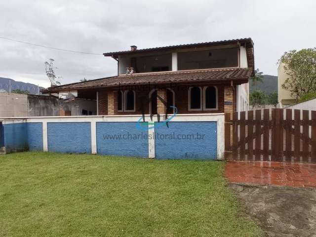 Sobrado para Venda em Ubatuba, Praia da Lagoinha, 4 dormitórios, 2 suítes, 2 banheiros, 4 vagas