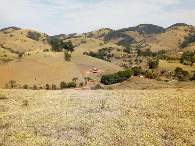 Sítio para Venda em Cambuí, Centro, 3 dormitórios, 2 banheiros, 10 vagas