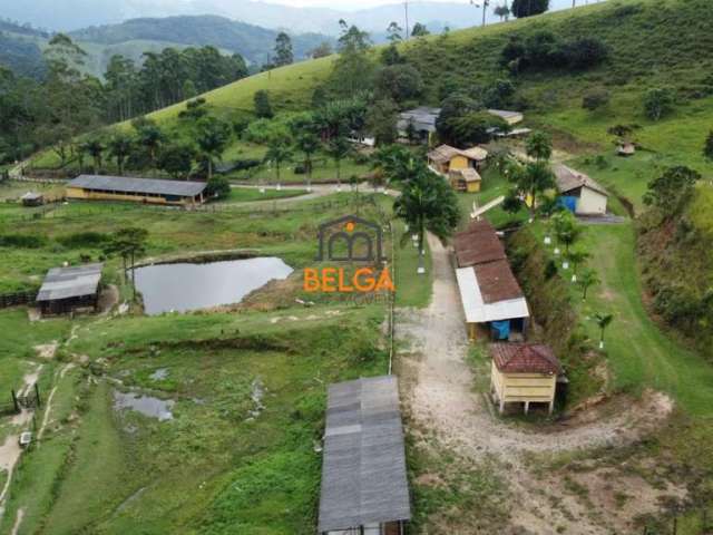 Sítio para Venda em Piracaia, Bairro Peão, 3 dormitórios, 2 banheiros