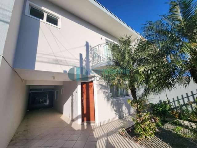 Amplo sobrado à Venda, Cajuru 257m²