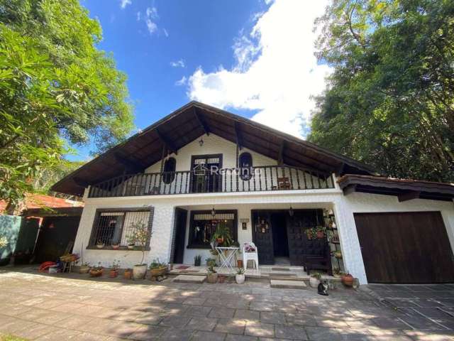 CASA 4 DORMITÓRIOS A VENDA NO VILA SUIÇA GRAMADO, Vila Suiça, Gramado - RS