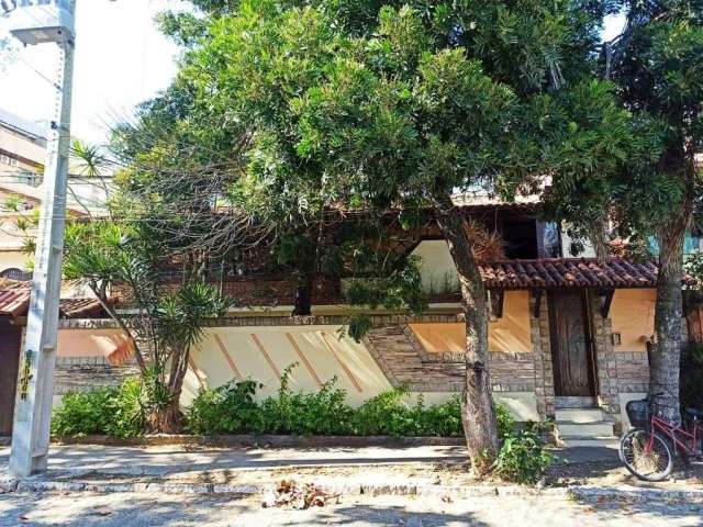 Casa com 6 dormitórios à venda, 300 m² por R$ 2.000.000,00 - Centro - Cabo Frio/RJ