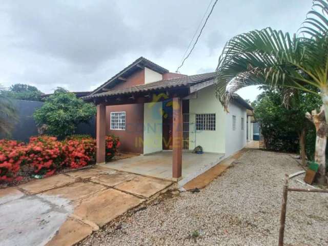 Locação Casa térrea com 02 quartos sendo 01 Suite, Piscina, Sta Cruz VALOR 2.500,00 codigo: 99234