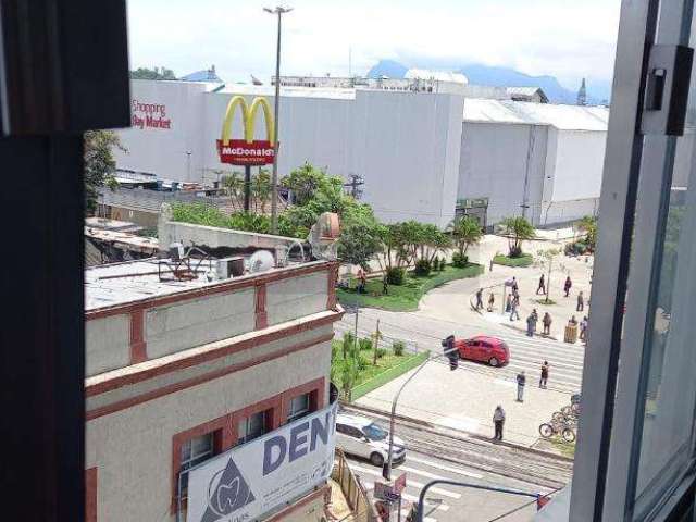 Sala/Casa Comercial à Venda em Centro