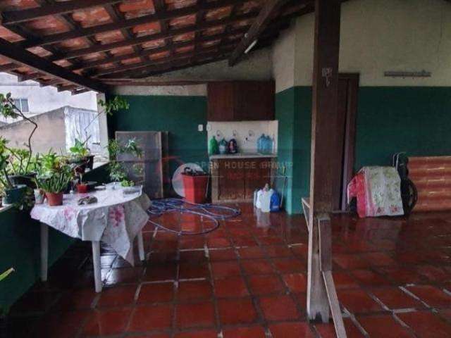 À venda casa em São Gonçalo, 2 quartos, garagem , sol da manhã!!!