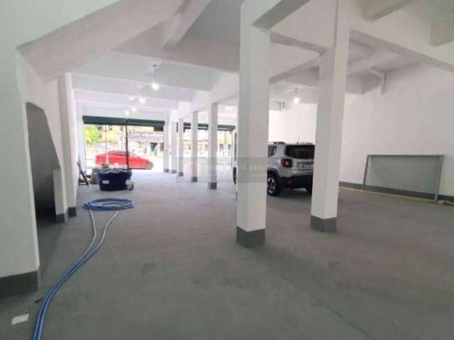 Open House Vende Lojão no Fonseca, para mercado, estacionamento, ótimo espaço. Oportunidade !!!