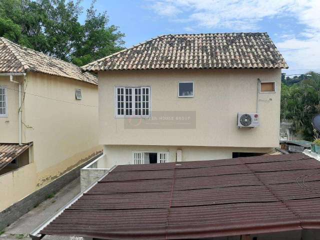 Vendo Duplex  3 quartos suíte em Maria Paula