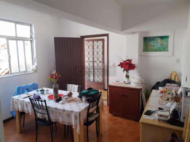 Open House vende - Casa com 3 suítes e quintal em Santa Rosa. Loja comercial em anexo.