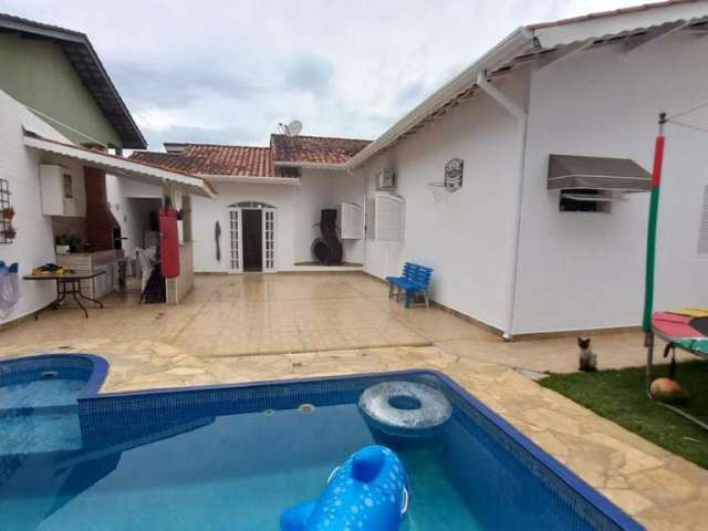 Casa para Venda em Bragança Paulista, Residencial Das Ilhas, 3 dormitórios, 1 suíte, 4 banheiros, 2 vagas