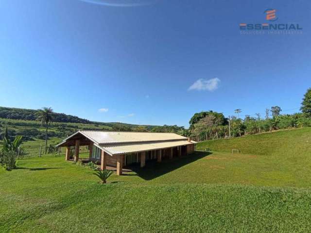 Chácara com 3 dormitórios à venda, 15945 m² por R$ 600.000,00 - Zona Rural - Botucatu/SP