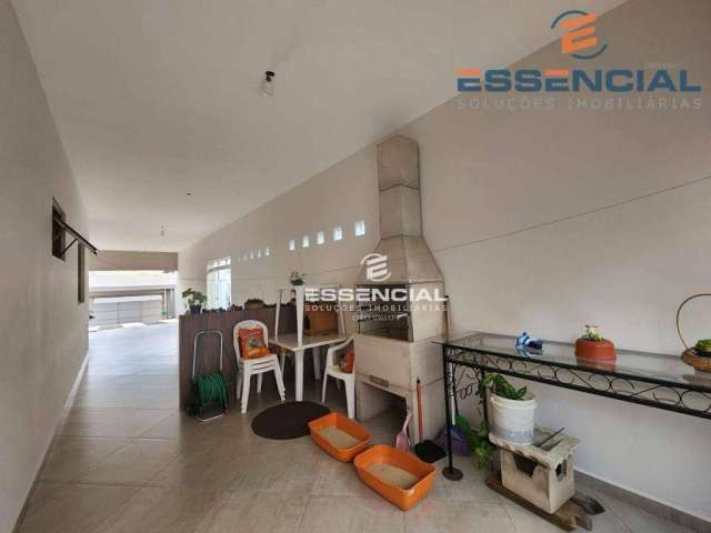 Casa com 3 dormitórios e 1 suíte à venda, 210 m² por R$ 890.000 - Alto - Botucatu/SP