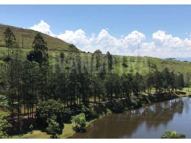 Sítio para Venda em Jacareí, Área Rural de Jacareí, 2 dormitórios, 2 suítes, 1 banheiro