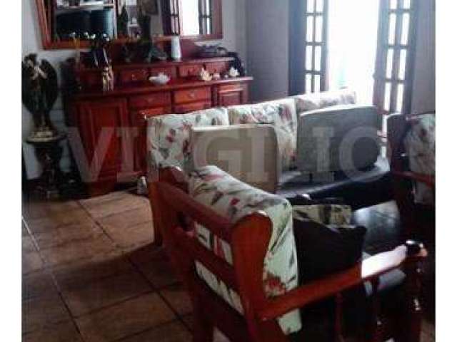 Casa para Venda em São José dos Campos, Vila Jaci, 3 dormitórios, 1 suíte, 2 banheiros, 2 vagas