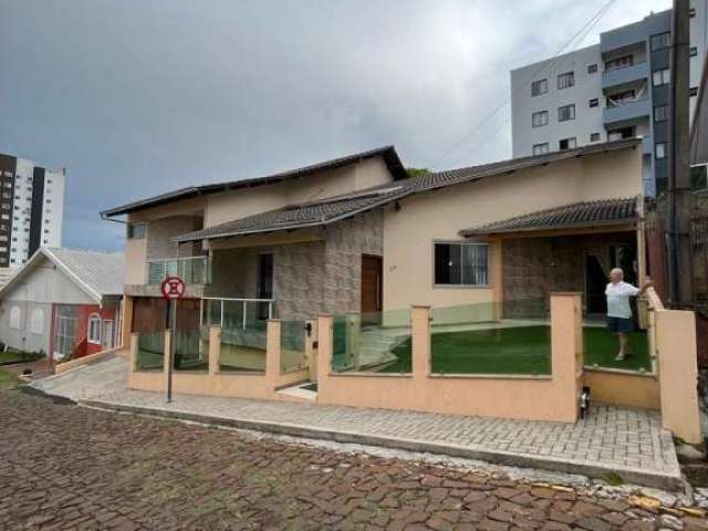 Linda casa com acabamento primoroso