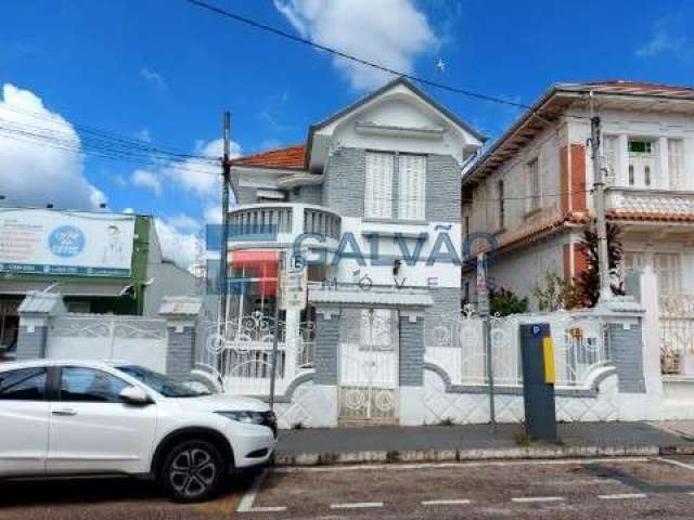 Casa estilo sobrado à venda ou locação no Centro de Jundiaí - SP