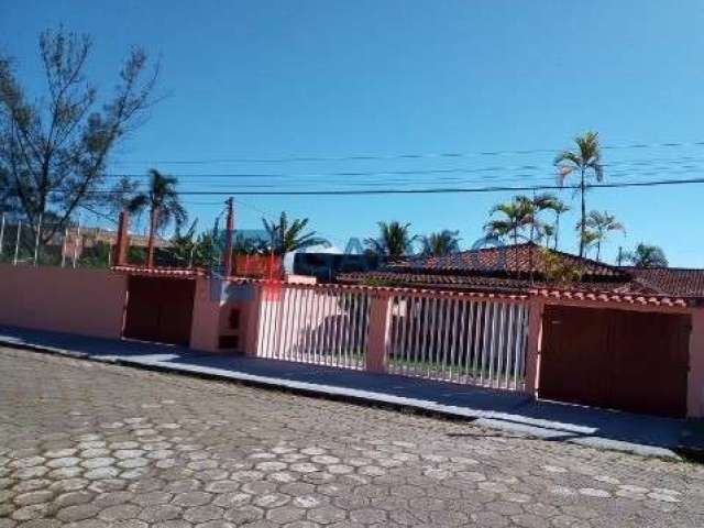 Casa à venda no Bairro Jardim Jamaica em Itanhaém - SP