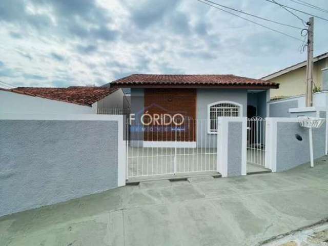 Casa para Venda em Atibaia, Alvinópolis, 2 dormitórios, 1 banheiro, 2 vagas