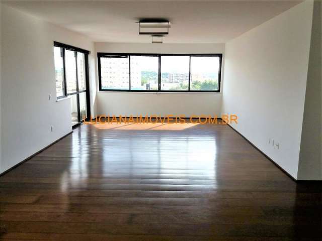 1 apartamento por andar de 200 m² com 4 dorm.