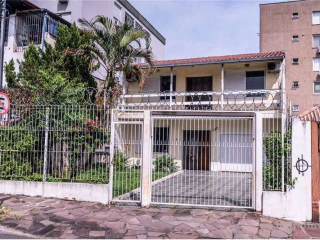 Casa com 2 quartos à venda na Avenida Grécia, 539, Passo da Areia, Porto Alegre, 149 m2 por R$ 578.400