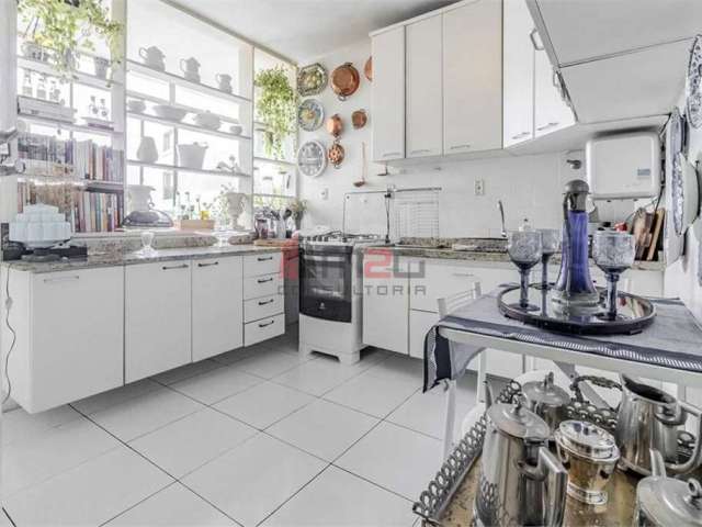 Vende-se apartamento no Jardim Paulista com 3 dormitórios.