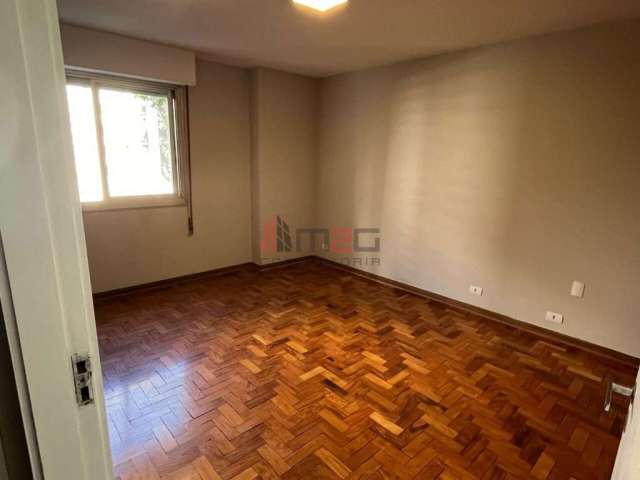 Vende-se apartamento em Higienópolis com 4 quartos, sendo 1 suíte.