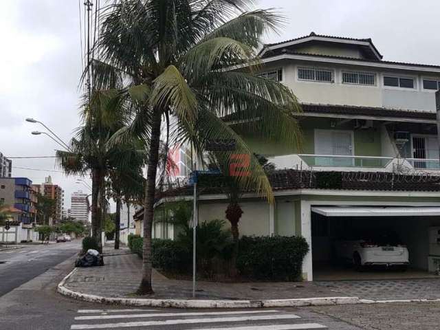 Casa assobradada à venda na praia Grande, Vila Guilermina.