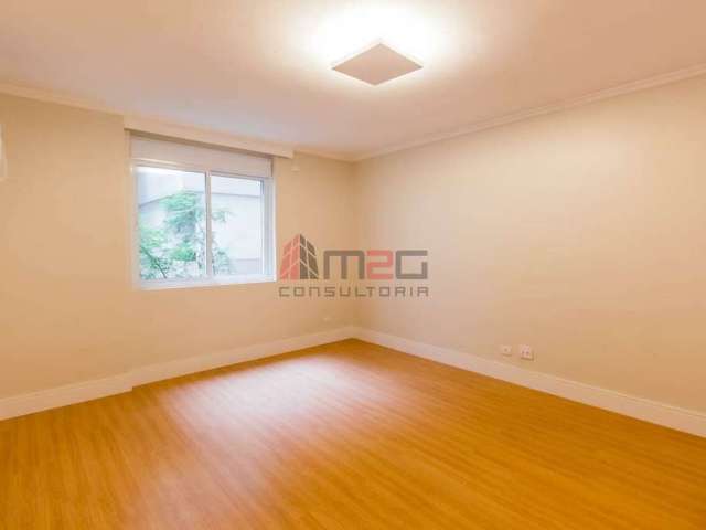 Vende-se amplo apartamento no Jardim Paulista com 1 quarto e 1 suíte.