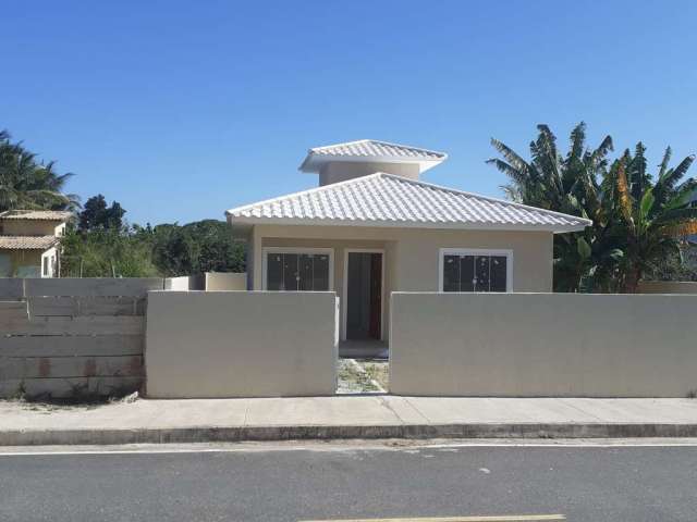 Casa com 2 quartos à venda na Rua Sessenta e Três, Jaconé (Ponta Negra), Maricá por R$ 370.000