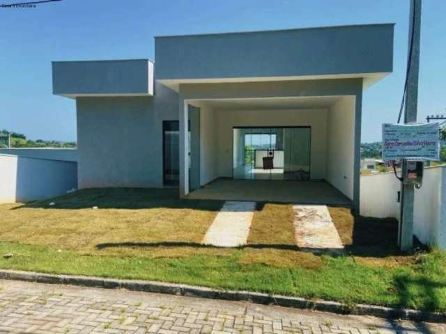 Casa em condomínio fechado com 3 quartos à venda na Estrada Henfil, Pindobas, Maricá por R$ 560.000