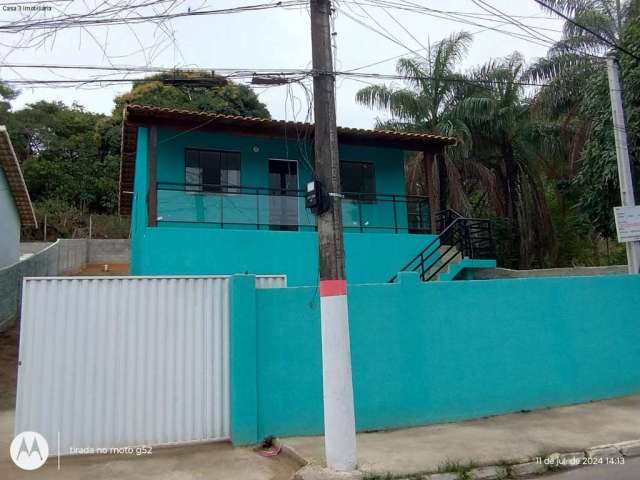 Casa com 2 quartos à venda na Rua Um, Jacaroá, Maricá por R$ 360.000