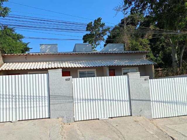 Casa com 2 quartos à venda na Rua das Mangueiras, 1471, Itapeba, Maricá, 99 m2 por R$ 349.000