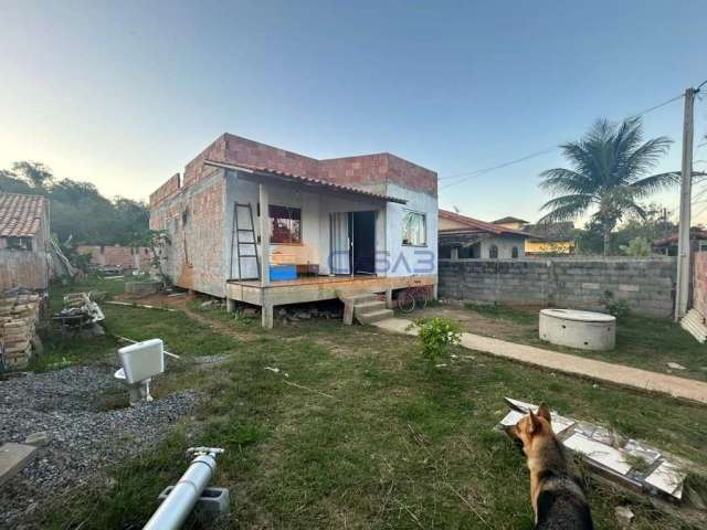 Casa em condomínio fechado com 2 quartos à venda na Estrada de Camburí,, 30, Itapeba, Maricá por R$ 250.000