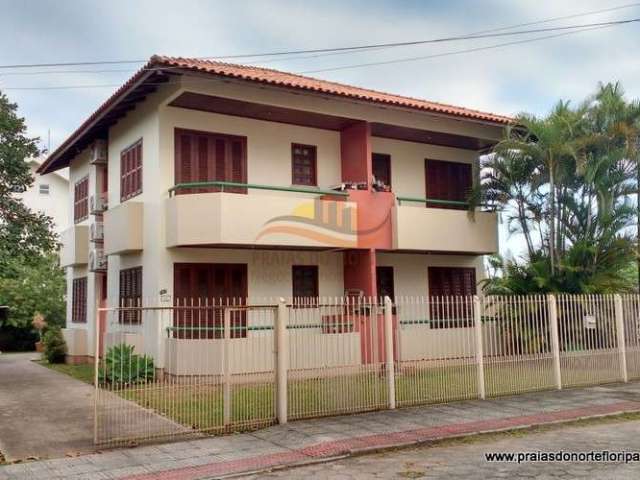 Residencial com 4 aptos na cachoeira, área nobre, quadra do mar