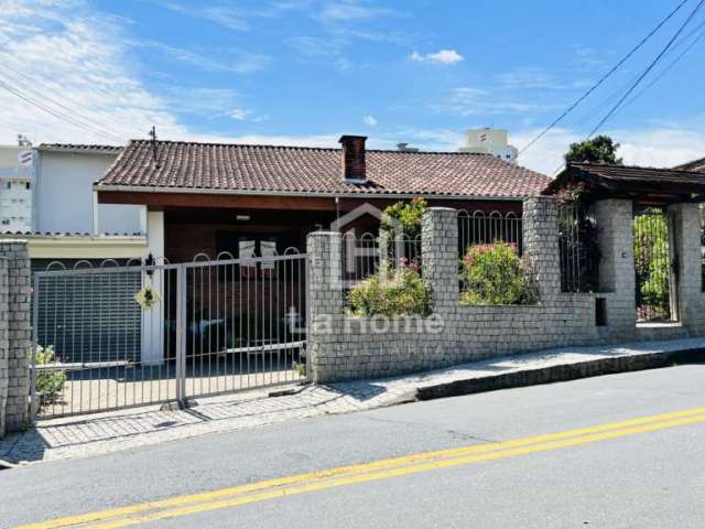 Casa com 2 quartos à venda na Escola Agrícola, Blumenau , 284 m2 por R$ 650.000