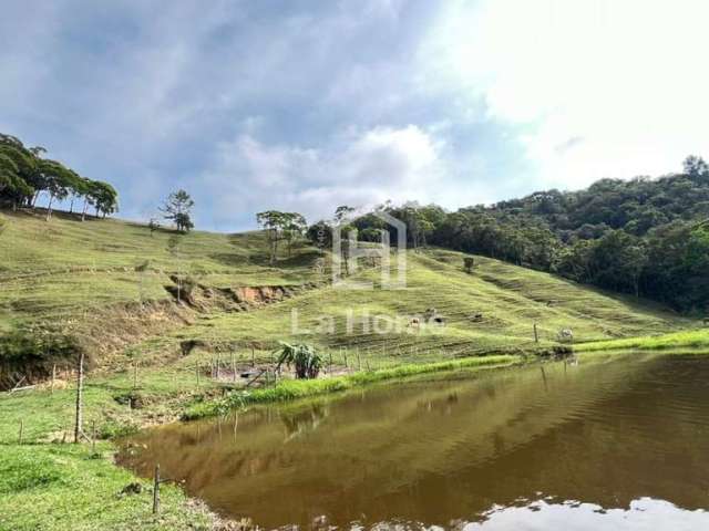 Chácara / sítio à venda no Gasparinho, Gaspar  por R$ 980.000