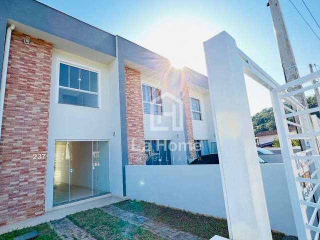 Casa com 2 quartos à venda no Velha, Blumenau  por R$ 365.000