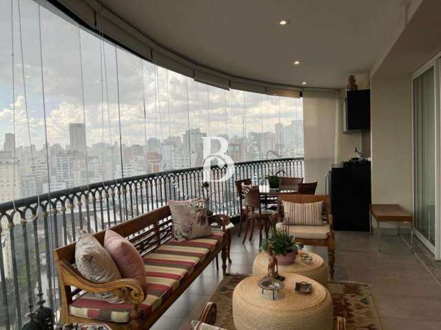 Apartamento em andar alto, localizado no Jardim Paulista.