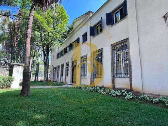 Casa com 1200 m², 6 quartos sendo 6 suítes à venda no bairro Jardim Europa.