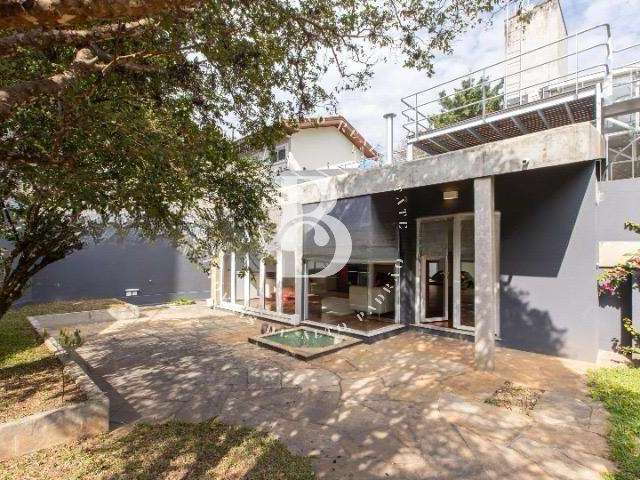 Casa com 350 m², à venda no bairro Boaçava.