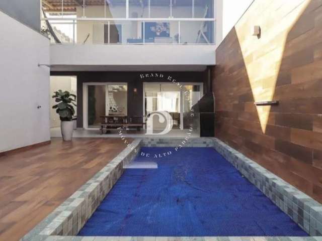 Casa com 180 m², 3 suítes e piscina à venda no bairro Sacomã.