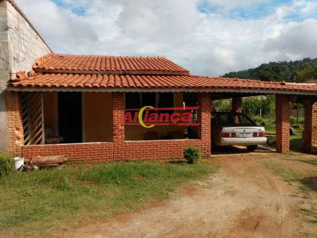 Chacara com 700 metros de terreno 02 dorm, suite, 02 banheiros